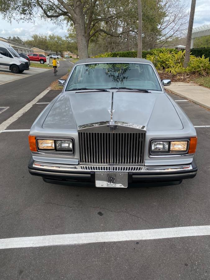 Rolls-royce-Silver-spur-1989-3