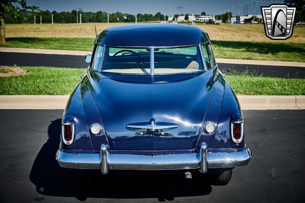 Studebaker-Champion-1952-11