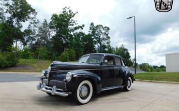 Studebaker-Commander-Berline-1941-2