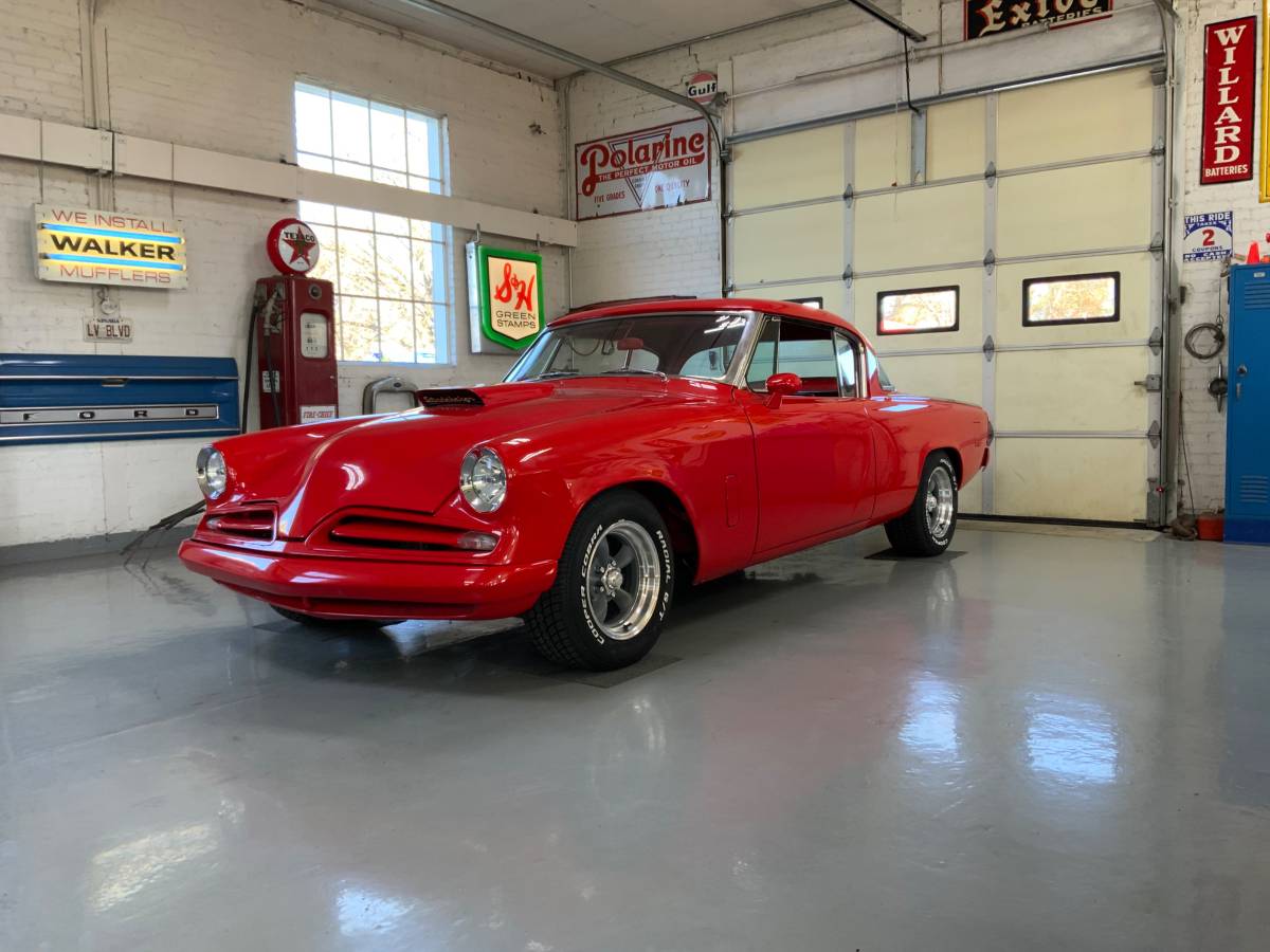 Studebaker-Commander-starlite-coupe-1953