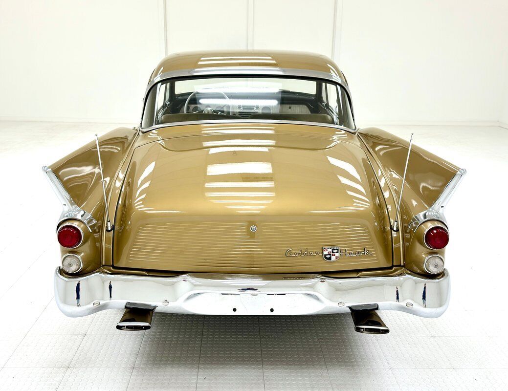 Studebaker-Golden-Hawk-1957-3