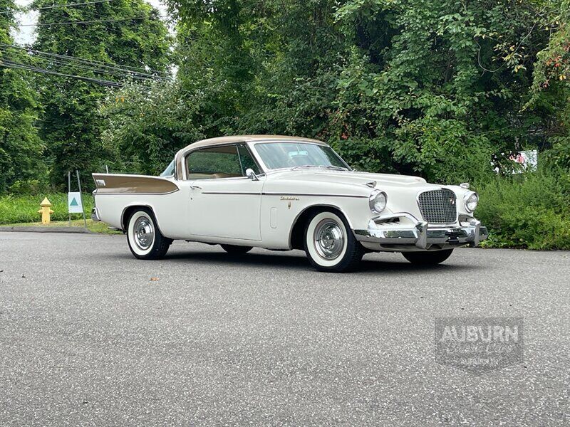 Studebaker-Goldenhawk-1957-4