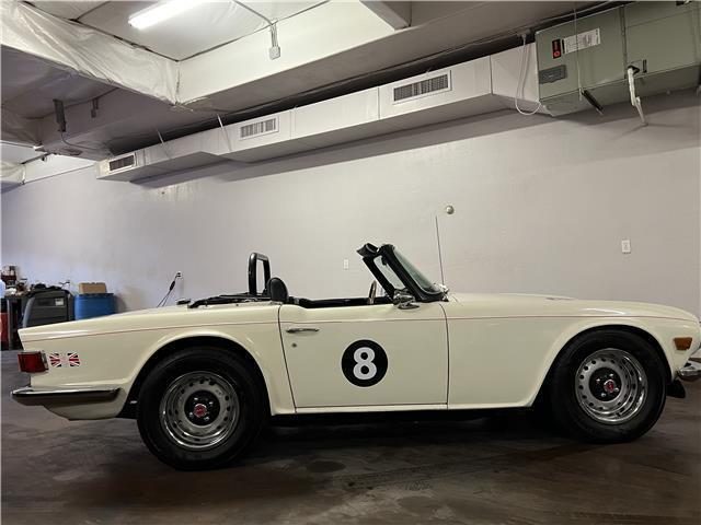 Triumph-TR-6-1970-9