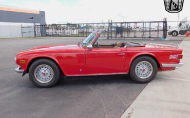 Triumph-TR-6-1973-3