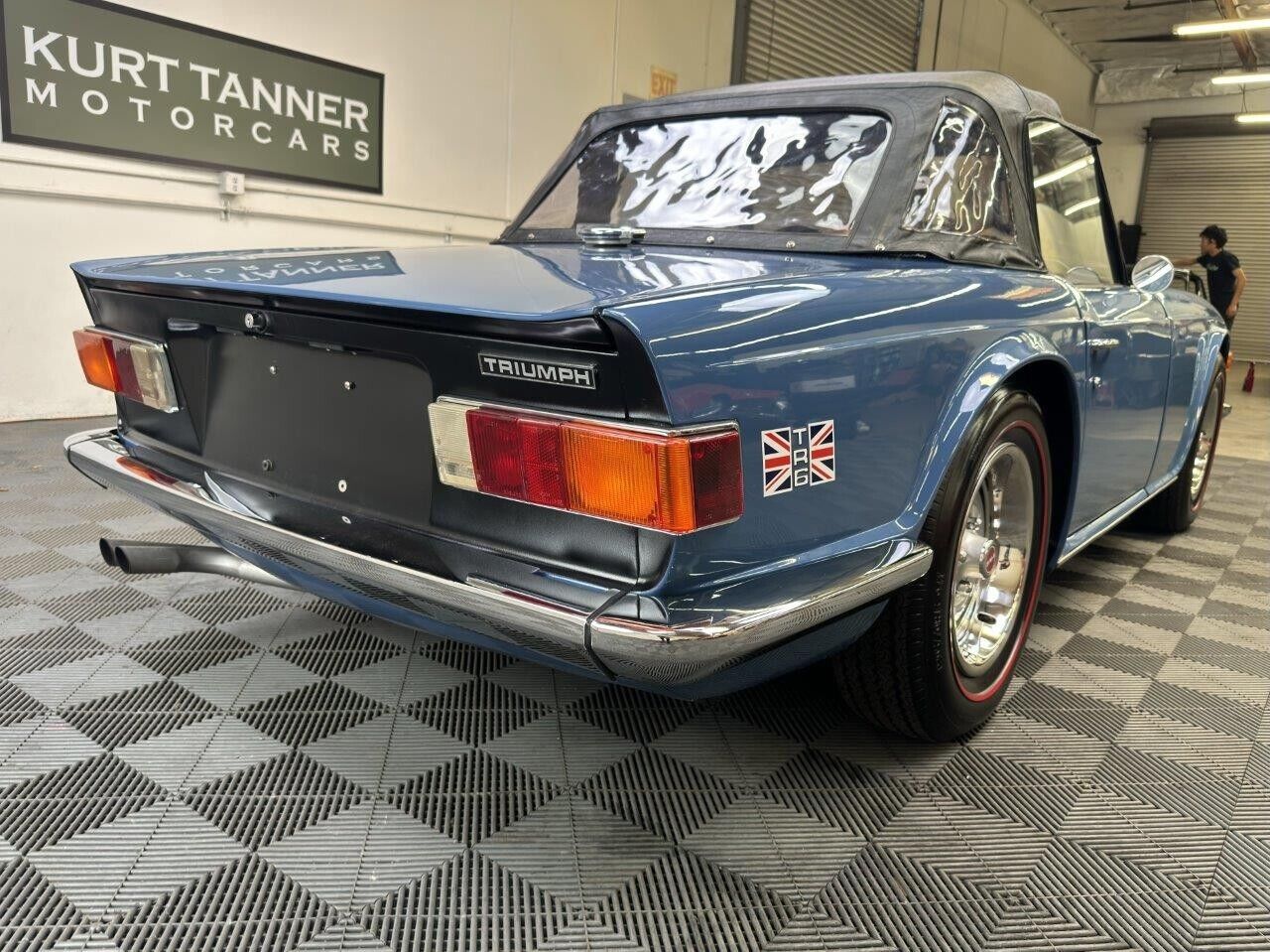 Triumph-TR-6-1973-3