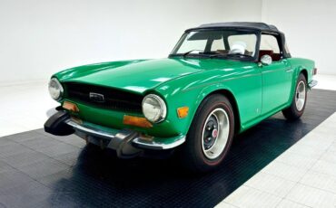 Triumph TR-6  year1}