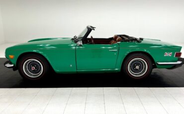 Triumph-TR-6-1974-3