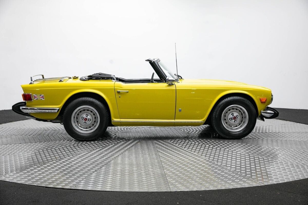 Triumph-TR-6-1974-8