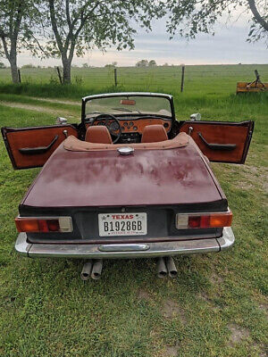 Triumph-TR6-1972-5