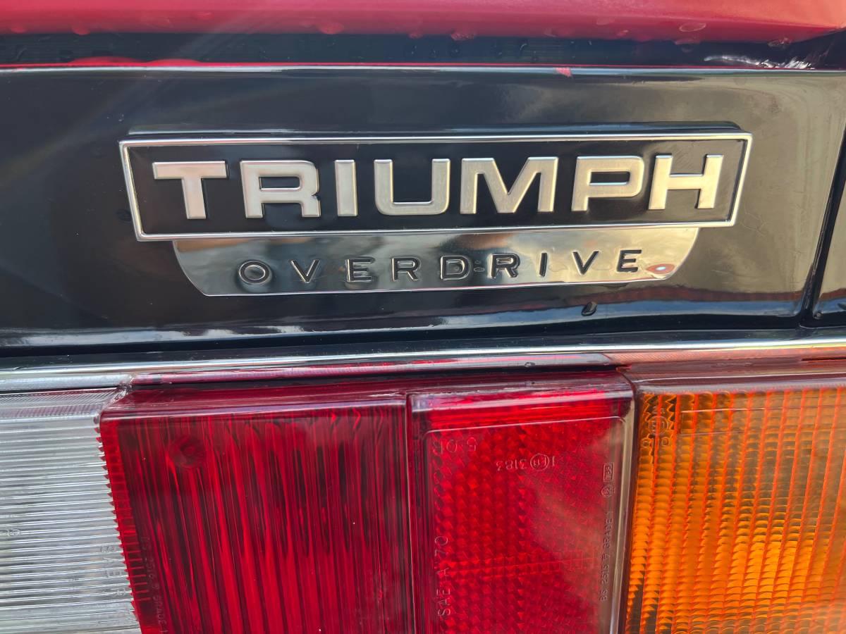 Triumph-Tr-6-1971-8