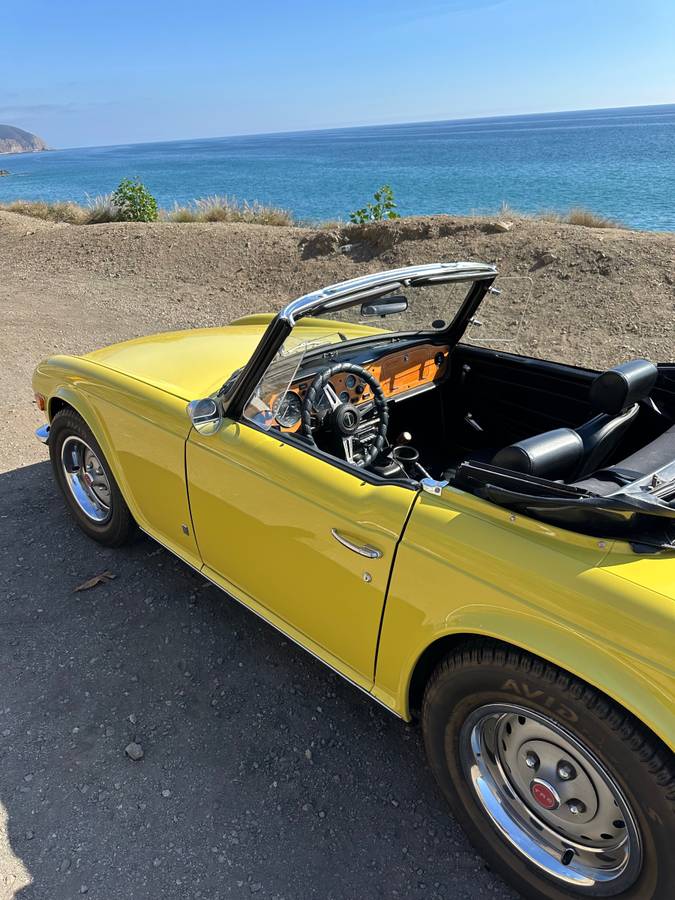 Triumph-Tr6-1973-17