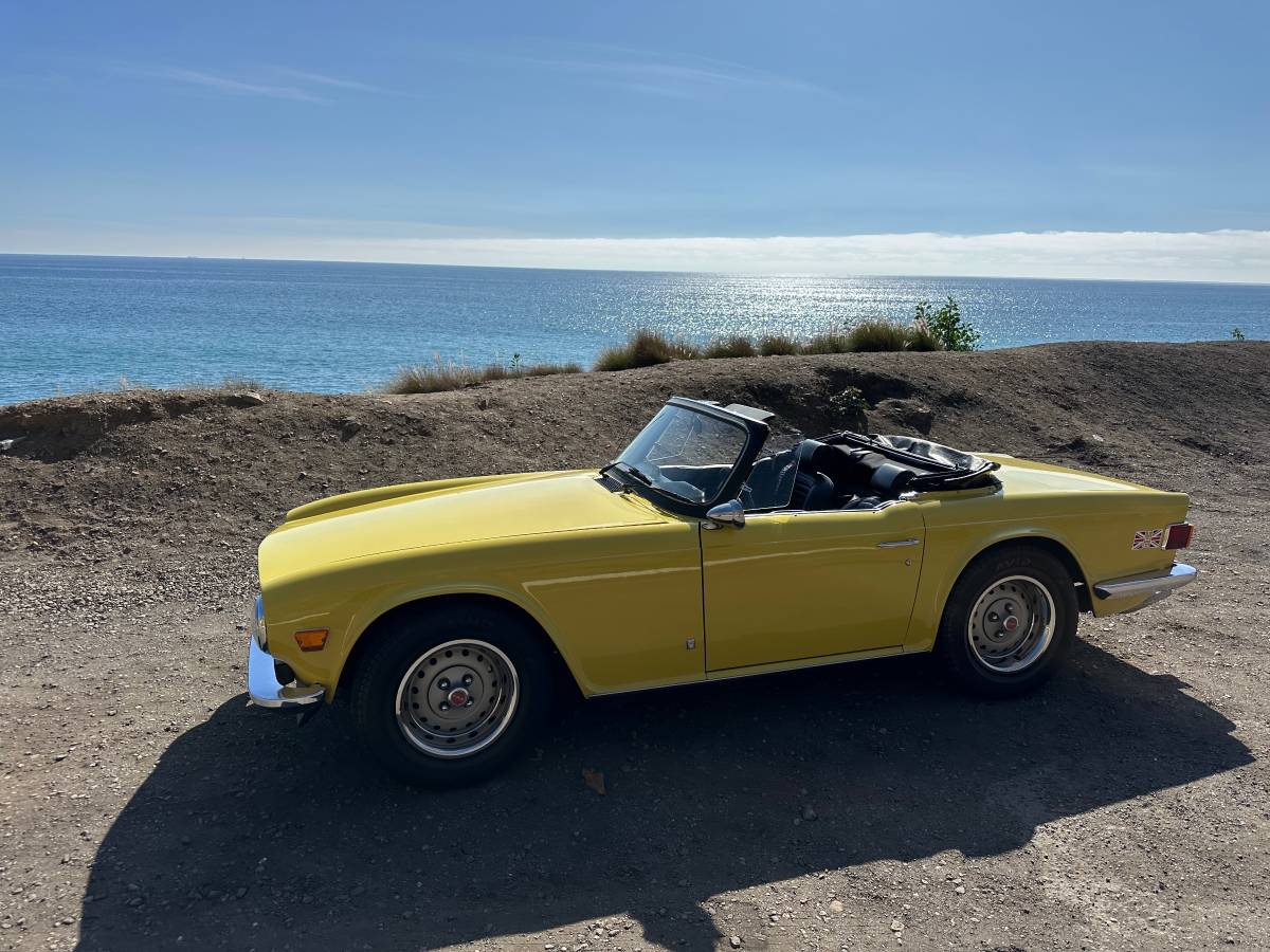 Triumph-Tr6-1973-18