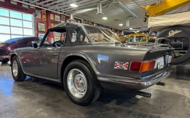 Triumph-Tr6-1973-3