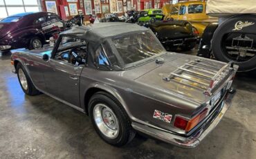 Triumph-Tr6-1973-4