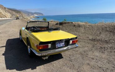 Triumph-Tr6-1973-4