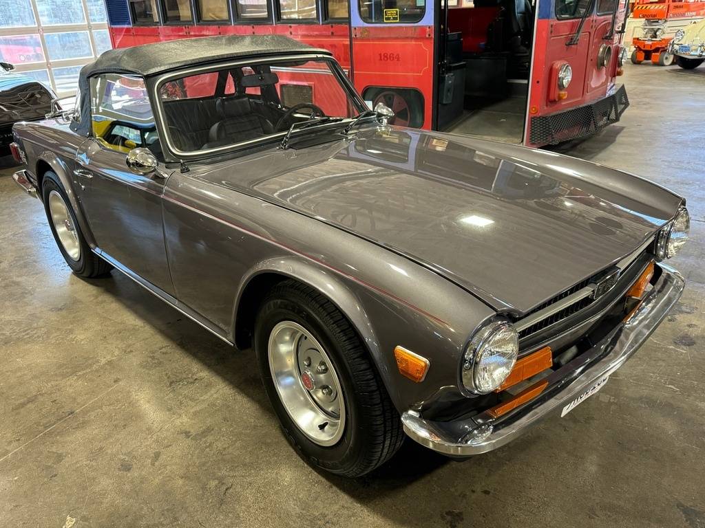 Triumph-Tr6-1973-9