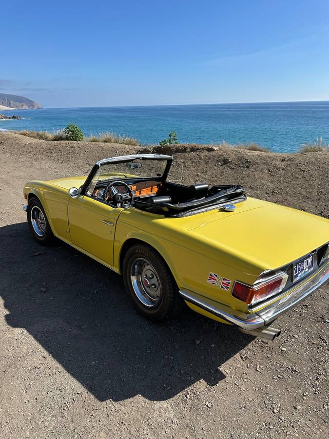 Triumph-Tr6-1973