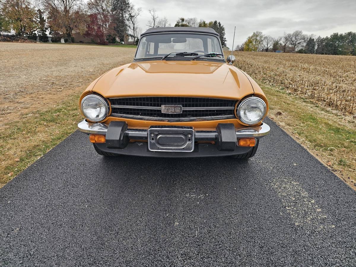 Triumph-Tr6-convertible-1976-1