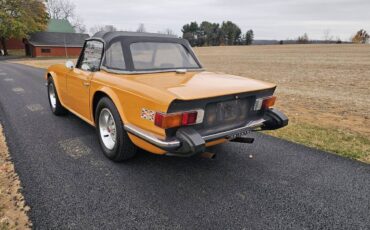 Triumph-Tr6-convertible-1976-3