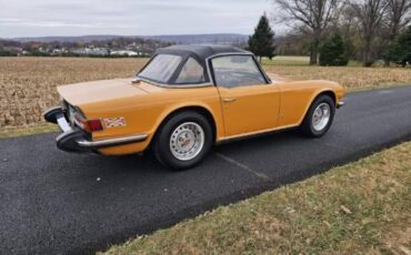 Triumph-Tr6-convertible-1976-4