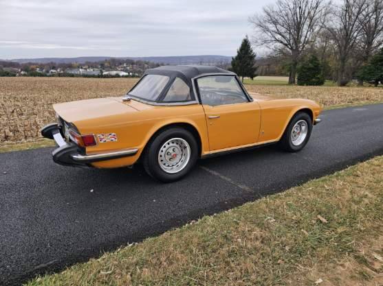 Triumph-Tr6-convertible-1976-4