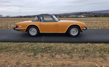 Triumph-Tr6-convertible-1976-8