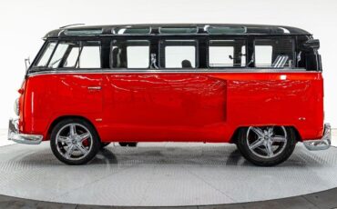 Volkswagen-21-Window-Custom-Bus-1966-9