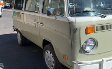 Volkswagen-Bus-1974-2