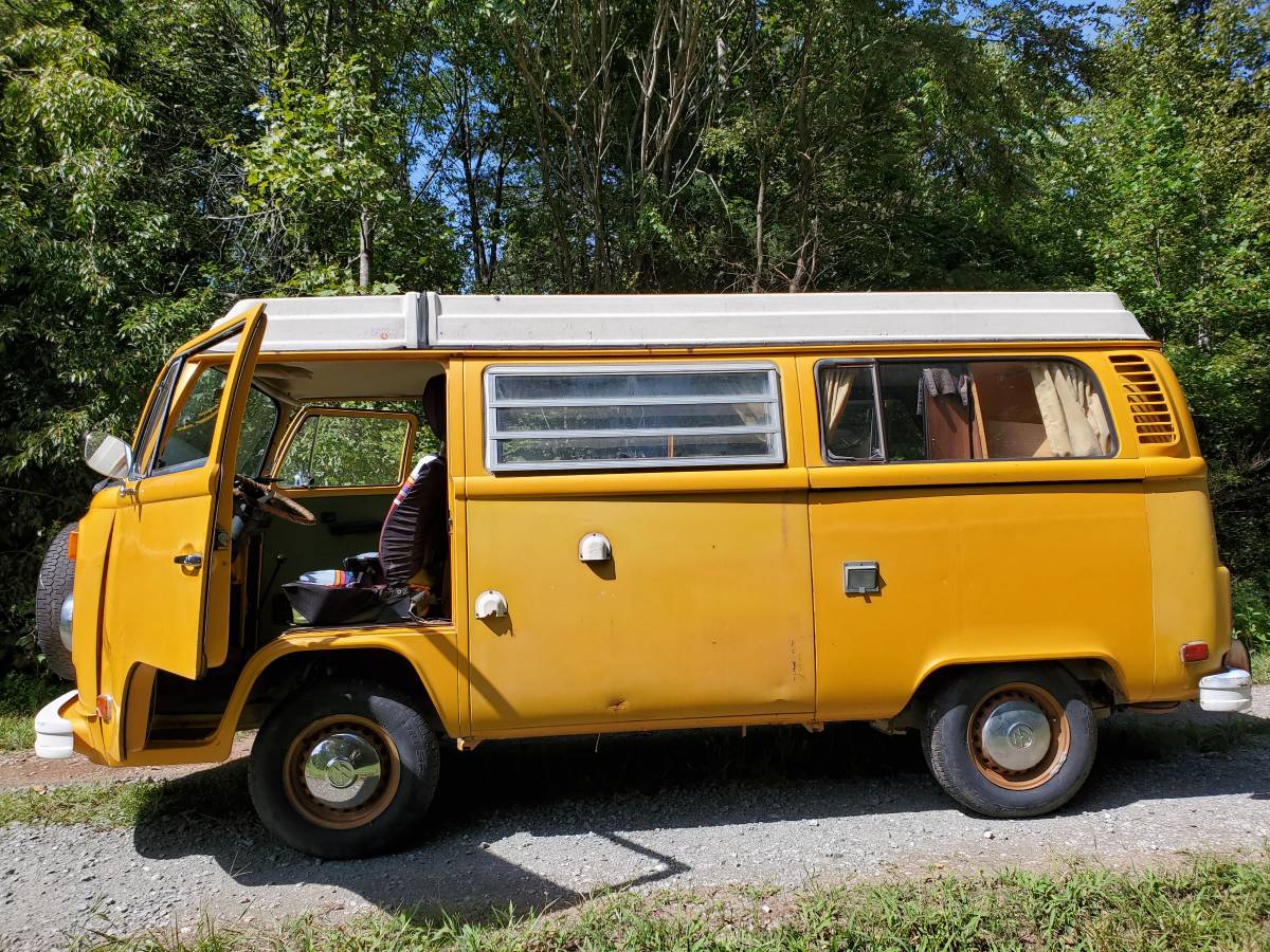 Volkswagen-Bus-1976-4