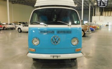 Volkswagen-BusVanagon-1970-10