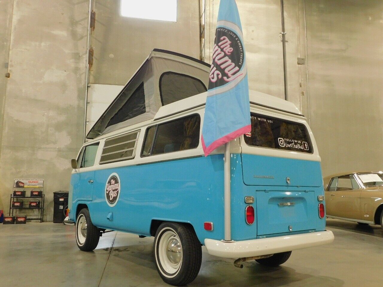 Volkswagen-BusVanagon-1970-9