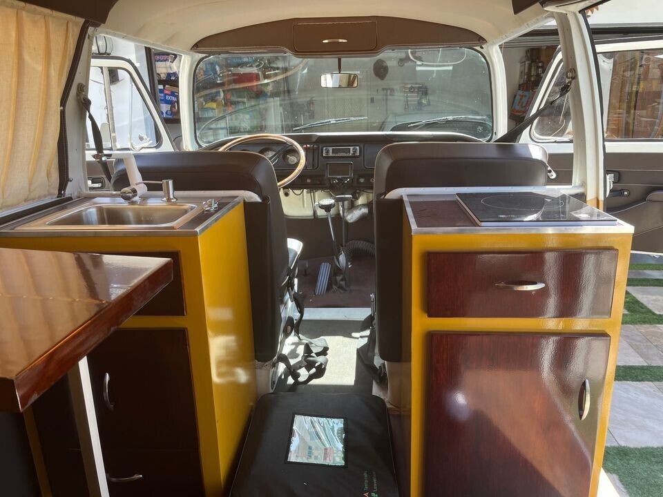 Volkswagen-BusVanagon-1971-3