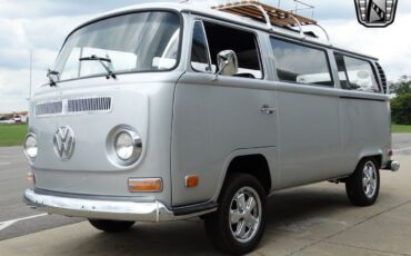 Volkswagen-BusVanagon-1971-3