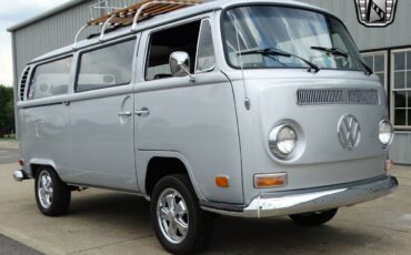 Volkswagen-BusVanagon-1971-9