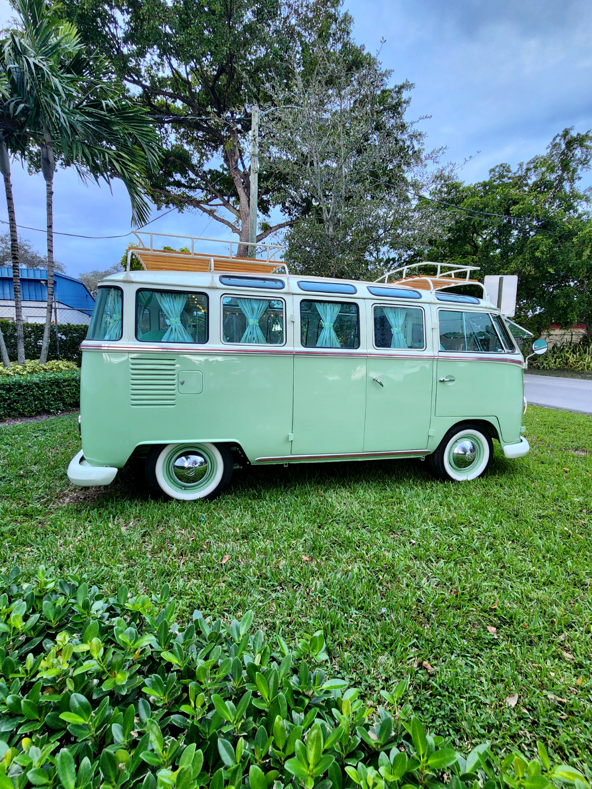 Volkswagen-BusVanagon-1972-15