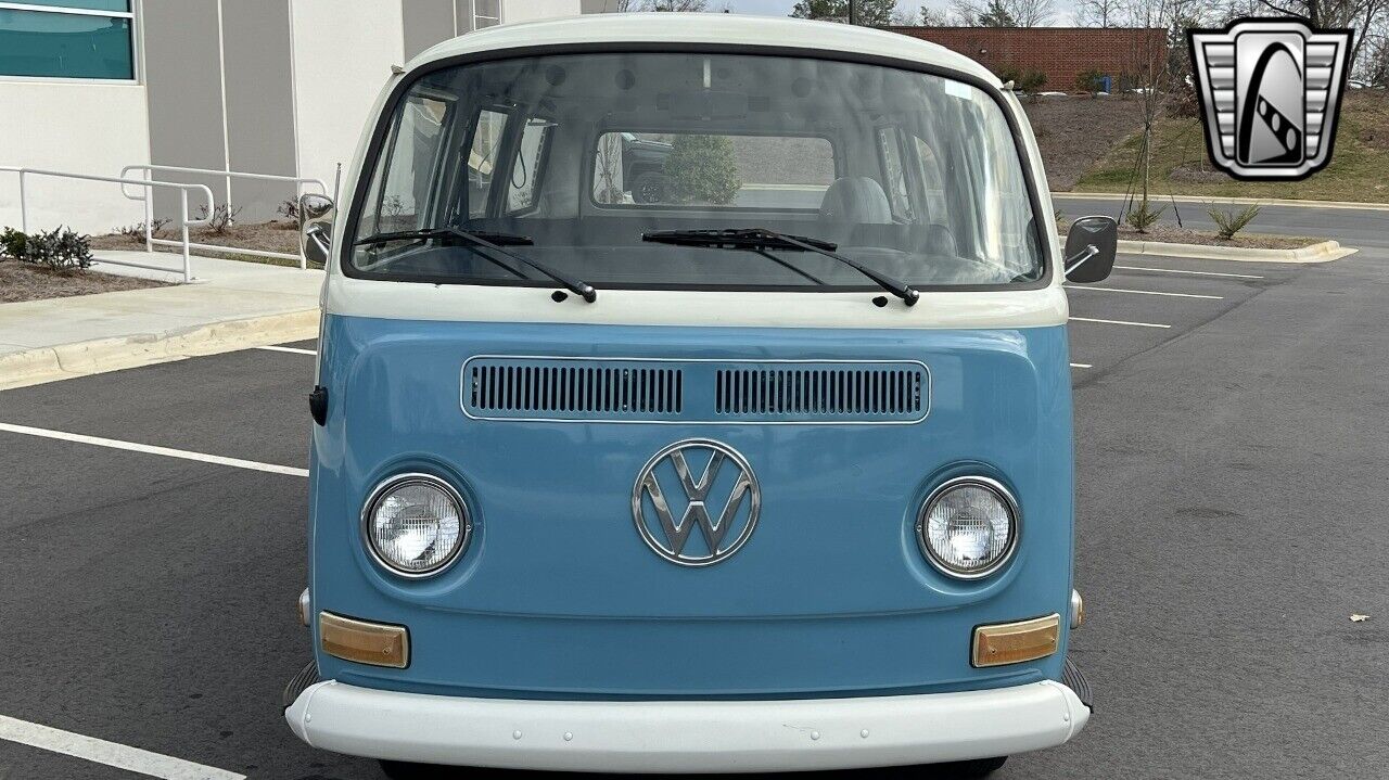 Volkswagen-BusVanagon-1972-8