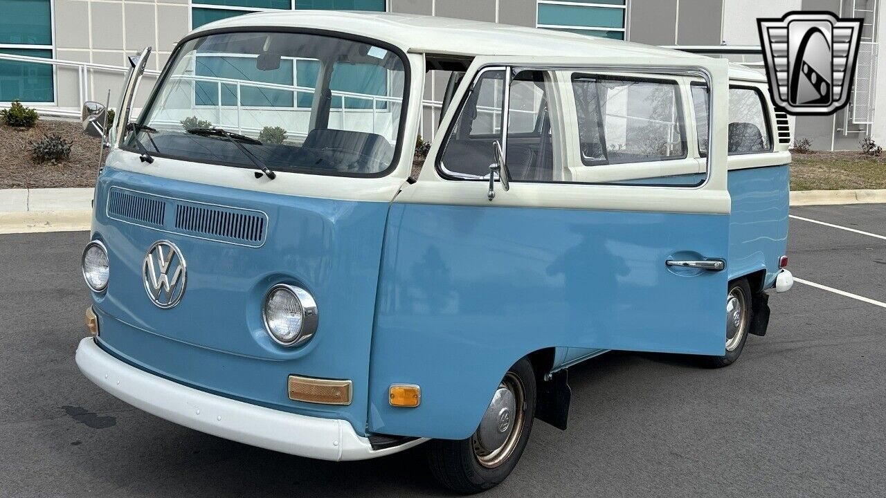 Volkswagen-BusVanagon-1972-9