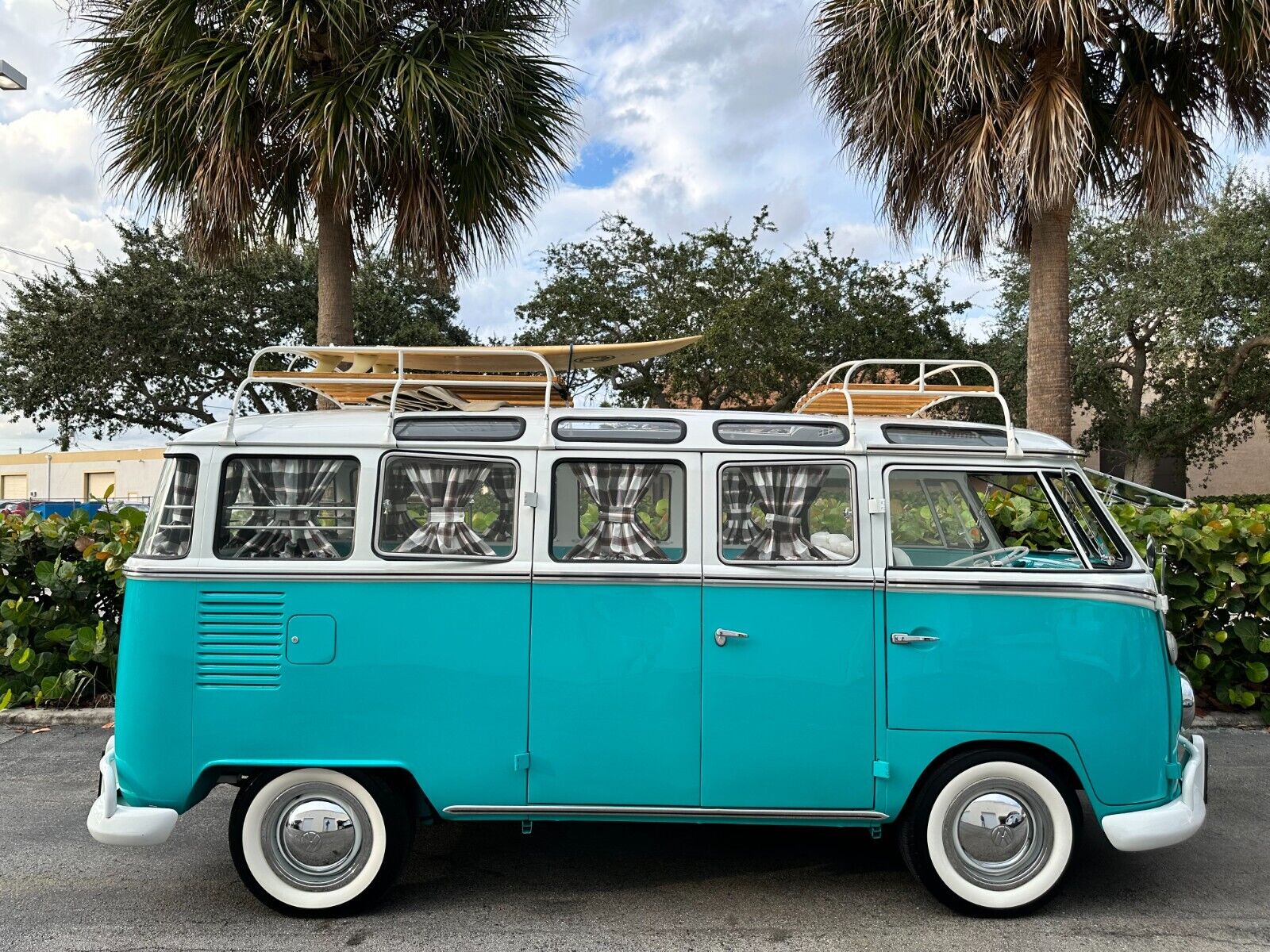 Volkswagen-BusVanagon-1973-11