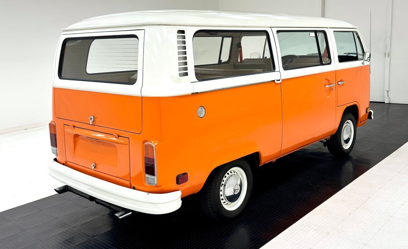 Volkswagen-BusVanagon-1974-4