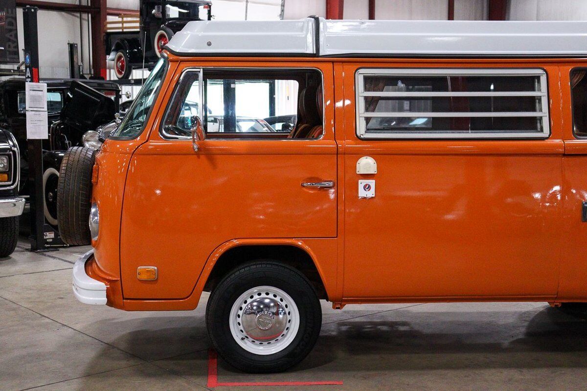 Volkswagen-BusVanagon-1975-1