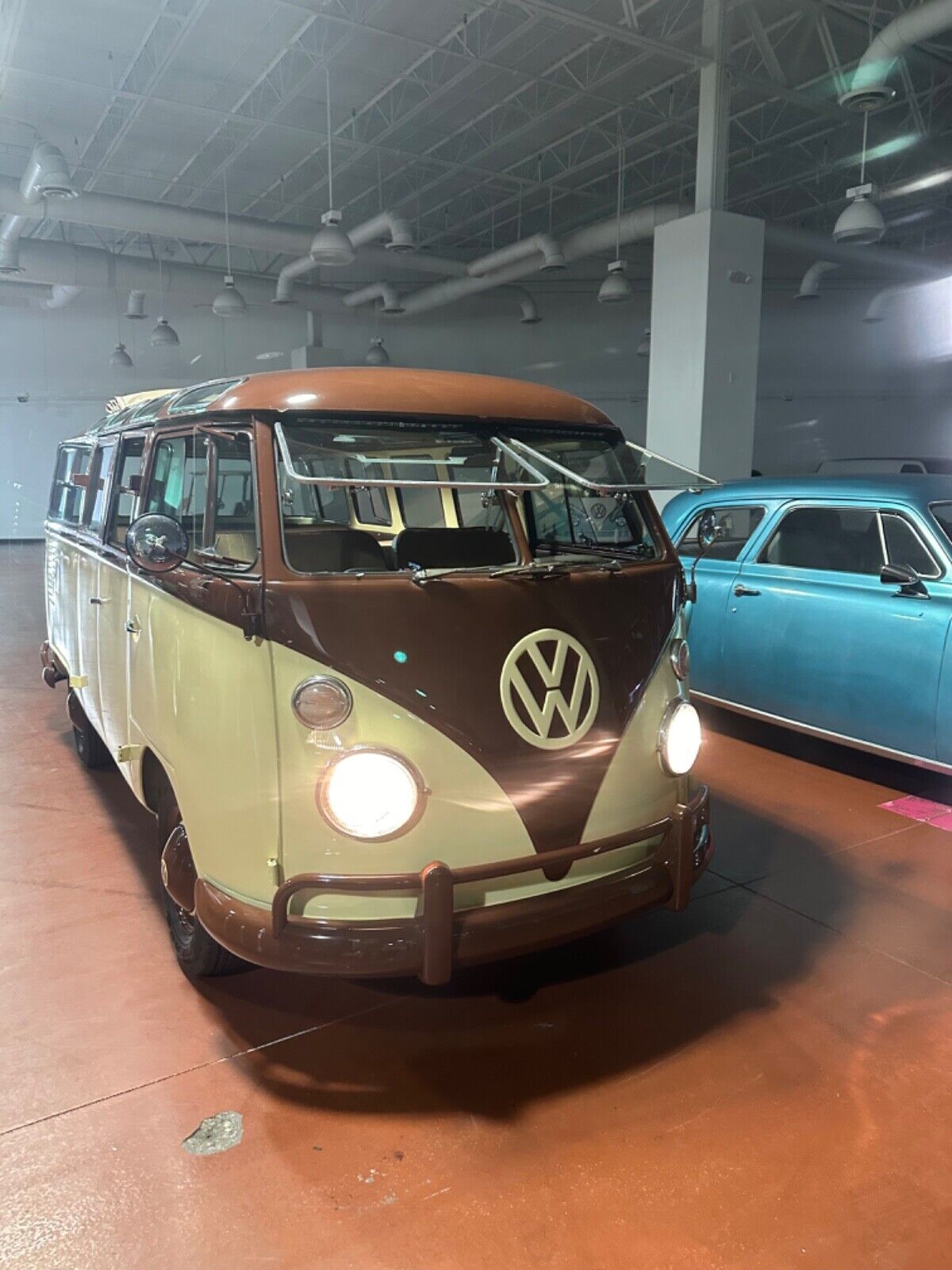 Volkswagen-BusVanagon-1975-17