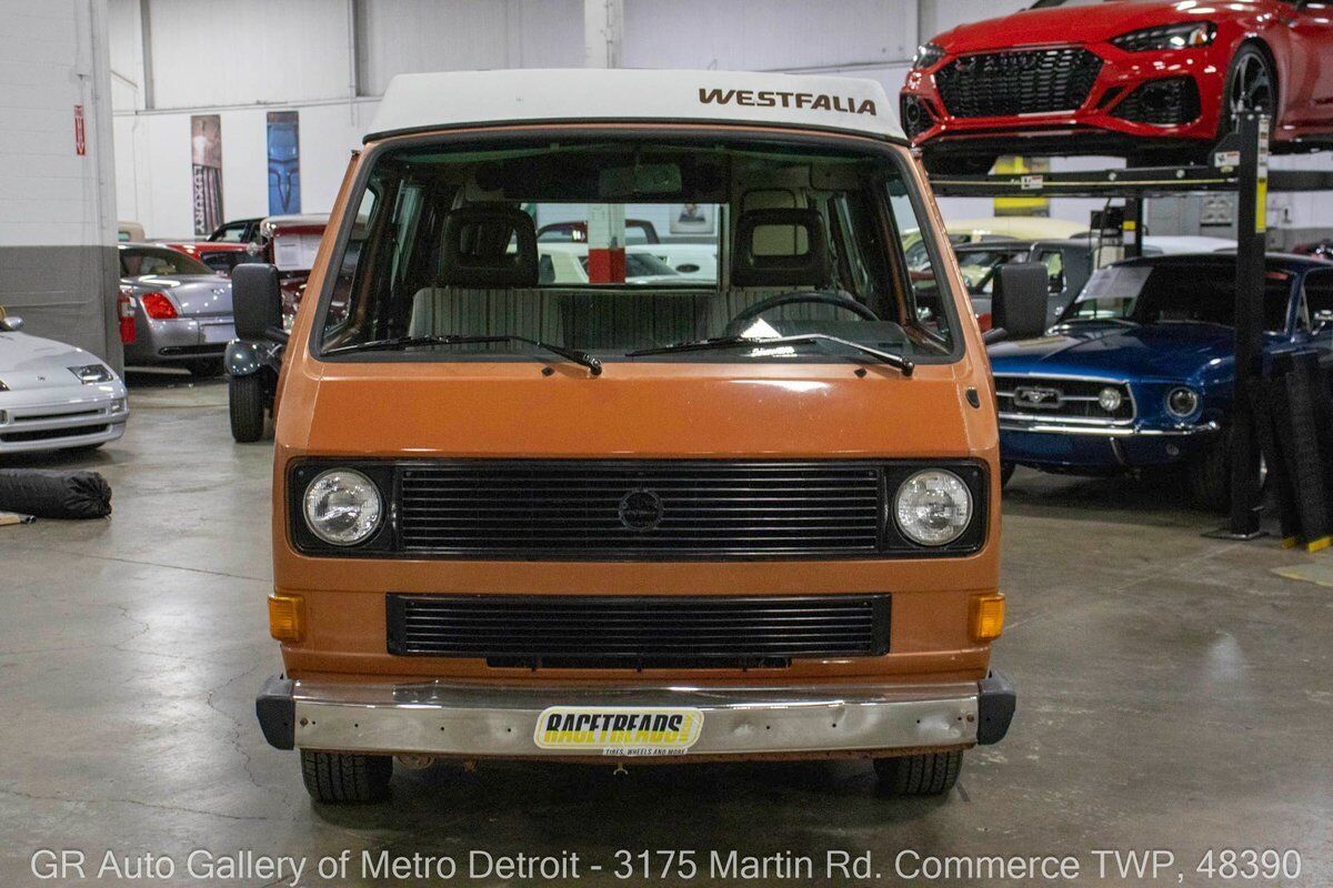 Volkswagen-BusVanagon-1984-10