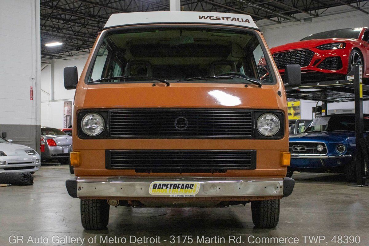 Volkswagen-BusVanagon-1984-11