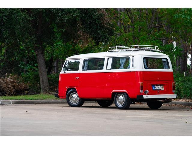 Volkswagen-BusVanagon-1984-13