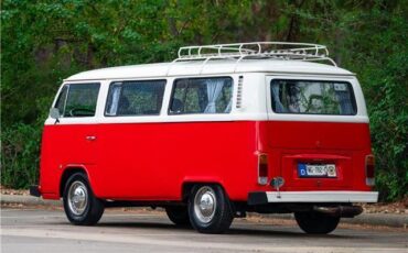 Volkswagen-BusVanagon-1984-15