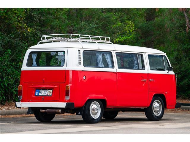 Volkswagen-BusVanagon-1984-16