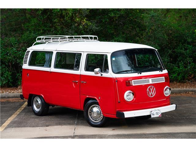 Volkswagen-BusVanagon-1984-17