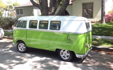 Volkswagen-BusVanagon-Van-1958-3