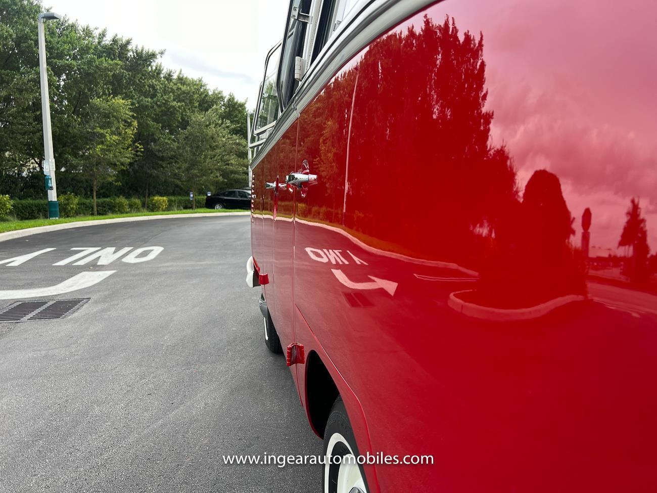 Volkswagen-BusVanagon-Van-1967-36