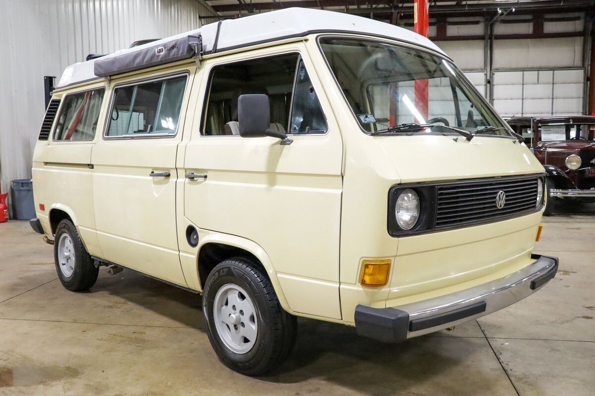 Volkswagen-BusVanagon-Van-1982-11